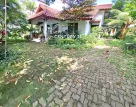 Dijual CEPAT Rumah Dengan Tanah 1000 M Lokasi Strategis