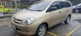 Toyota Kijang Innova 2004 Bensin