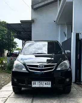2011 AVANZA 1.3 G automatic