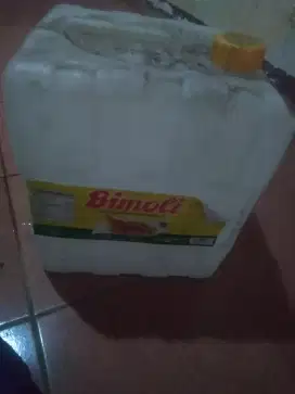 Dijual derigen minyak 18 Liter ada 3 derigen