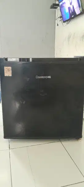 Kulkas mini merk changhong