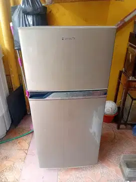 Kulkas panasonic 2 pintu