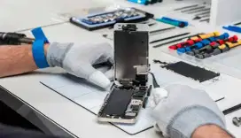 Service Handphone atau Komputer