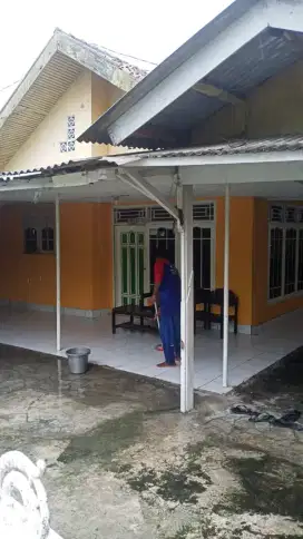 Rumah Luas Disewakan / Dijual di Cikarang - 320m² Strategis