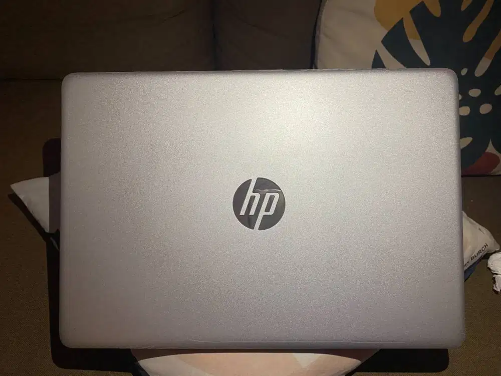 Laptop hp 14s cf1051TU