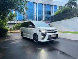Toyota Voxy Bensin AT (Full Record Full Original)
