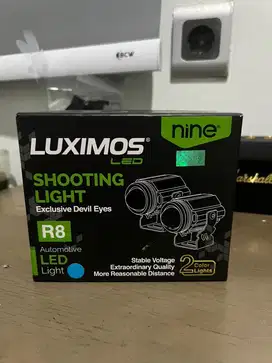 Lampu Tembak merk Luximos R8