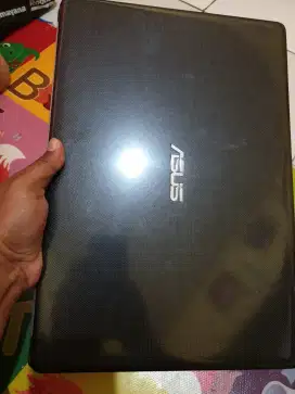 Asus x441J  Core i7 Gen 4 Ram 4/1Tb