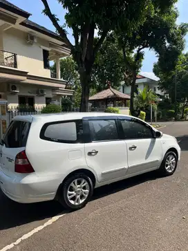 Nissan Grand livina 2011 Bensin