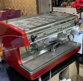 Mesin kopi merk Nuova Simonelli