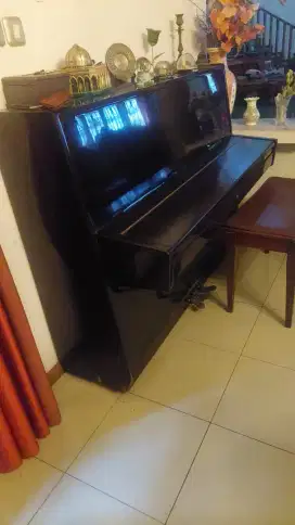 Dijual cepat piano pearl river kondisi masih bagus