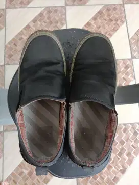 Sepatu CAT Slip On Size 43 Original
