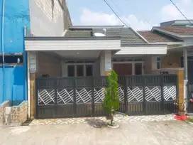 Dijual Rumah Readi dekat Stasiun Bekasi