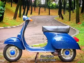 Vespa 50s darling