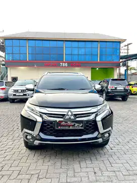 Mitsubishi Pajero Sport Dakar 4x2 A/T Hitam 2018  fortuner mazda cx 8