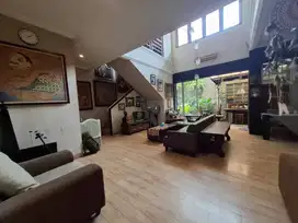 Dijual Rumah di Pondok Cabe 3 Lantai Semi Furnished