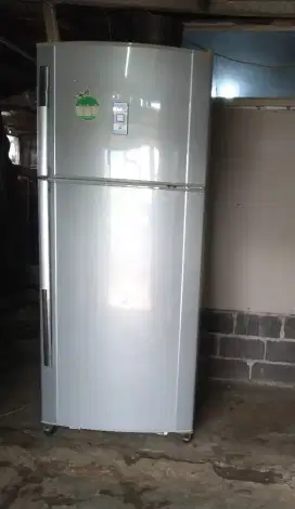 Jual kulkas 2 pintu merk sharp jumboo normal semua
