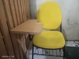 Kursi lipat kuliah atau kantor