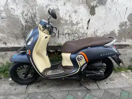 Scoopy Fi 2021 Biru LED