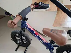 Dijual sepeda balance bike anak like new