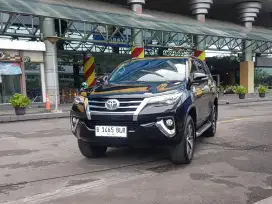 TOYOTA FORTUNER VRZ 2.4 AT 2017/2016 HITAM