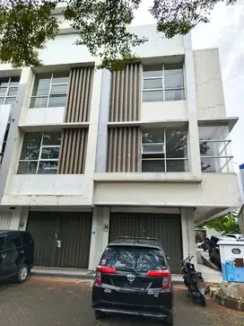 SEWA Cepat Ruko Gandeng 3 Lantai Palem Semi Karawaci Cocok Untuk Usaha