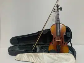 JUAL Biola Universal Stradivari Copy Violin 4/4 
Come with hard box