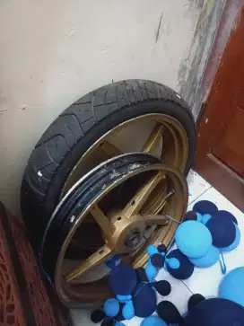 Velg Tapak Lebar
