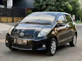 Yaris E AT 2012 Hitam