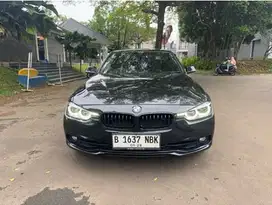 BMW 320i Sport Shadow 2019 Bensin