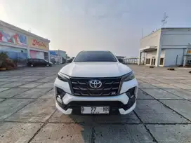 TOYOTA FORTUNER GR TWO TONE DISEL AT PROSES KREDIT 7JT 2023