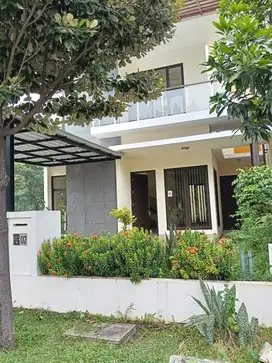 Rumah bagus di cluster arana harapan indah
