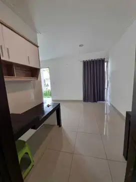 For Rent Rumah Cluster Scarlet PIK 2 View ke Pool dan City Siap Huni