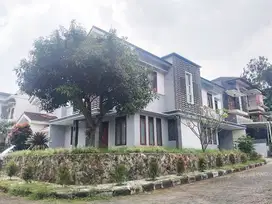 Sewa Rumah Komplek Eksklusif Alamanda di Tubagus Ismail Bandung