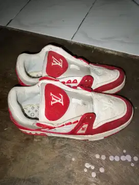 Sepatu LV KW Merah