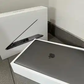 MacBook Pro (13-inch, 2020, Four Thunderbolt 3 ports) - 512GB
