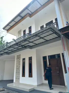 Rumah mewah 2lantai dicluster samping Metro permata