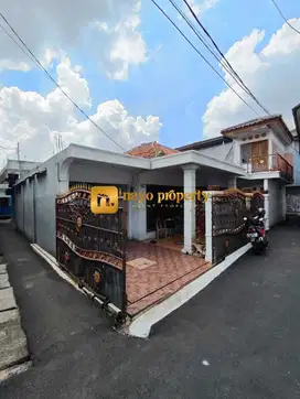Rumah Murah Tanah Luas Area Kampus di Pasar Rebo Jakarta Timur