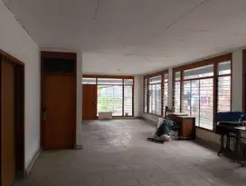Rumah bangunan tua dan tanah kosong 809m2 Jl. Kopo Dijual