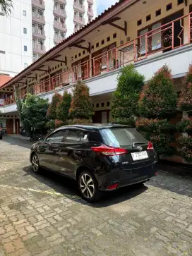 Toyota Yaris  G AT hitam 2020