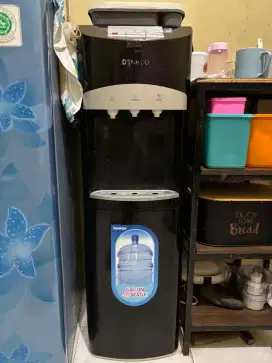 Dispenser merk deenpo