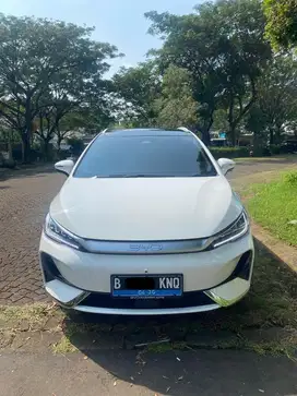 BYD M6 Premium 7 Seater