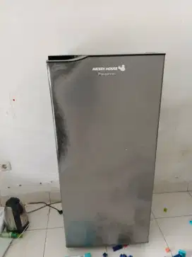 kulkas panasonic 800 nego