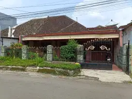 RUMAH ASRI DEKAT PASAR LAWANG