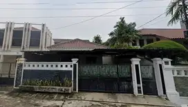 RUMAH TINGGAL DI KEDOYA, JAKARTA BARAT