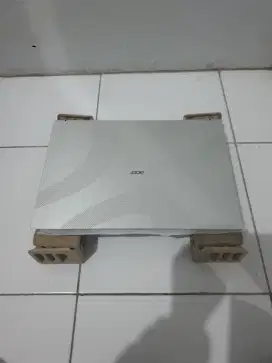 Laptop acer lite core i3 gen 12