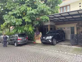 Rumah 2 Lantai Komplek International Village Lakarsantri Surabaya