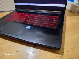 MSI GF63 Thin 9sc ceor i7-9750H SSD 512BB RAM 8GB