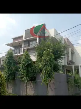 Dijual Rumah Minimalis Hook 3 Lantai Di Pondok Cibubur Cimanggis Depok