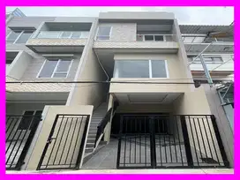 dhyana Rumah Baru Hadap Timur uk 4x15m di Komplek Taman Ratu